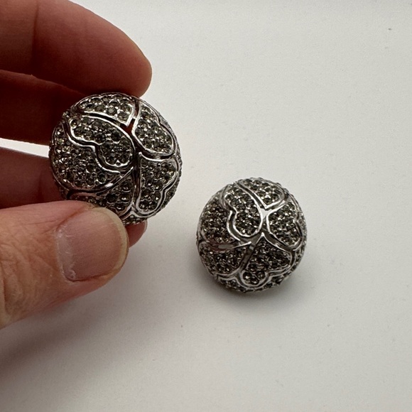 1970s Vintage Ciner clip-on earrings - Picture 9 of 12